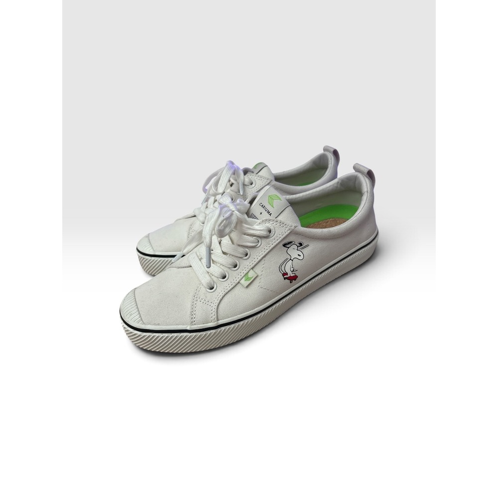 Cariuma x Peanuts OCA Low Snoopy Skateboarding Canvas Sneakers White Mens 8.5